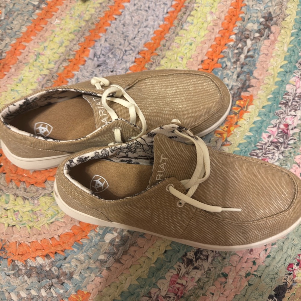 💥LAST CHANCE!!! 💥 Ariat Tan Canvas Slip-On Sneakers with Cream Laces